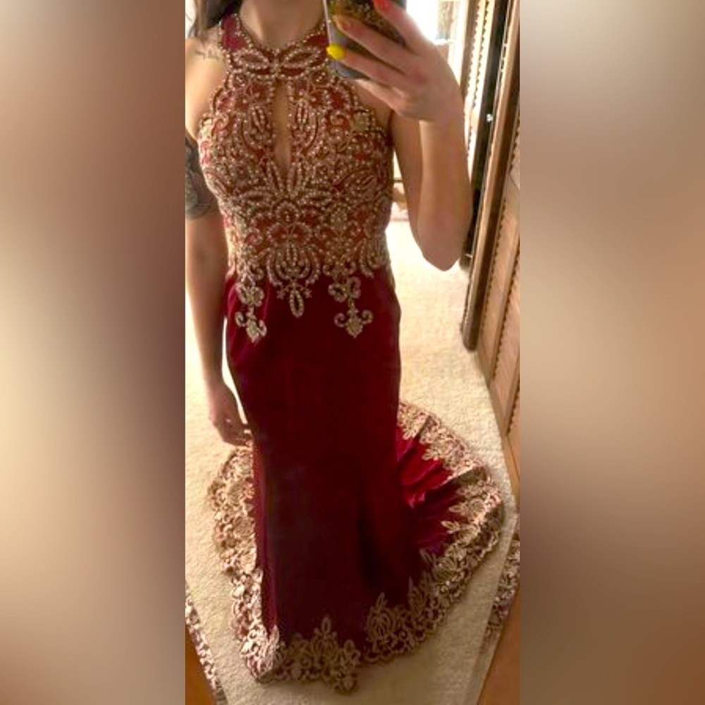 Dave and Johnny dress. Size 5/6. Red and gold